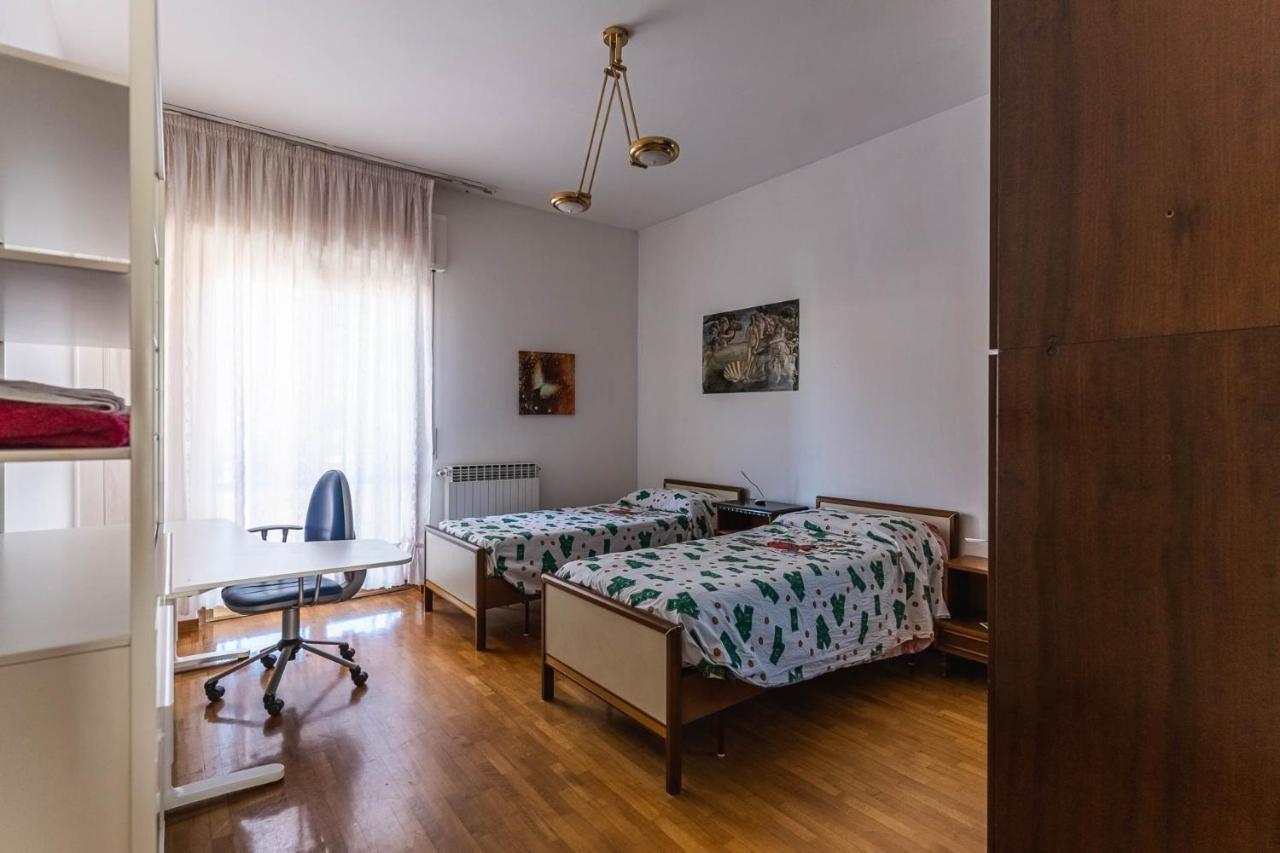 Anita Domus - Appartamento Con Vista A Pescara Bagian luar foto